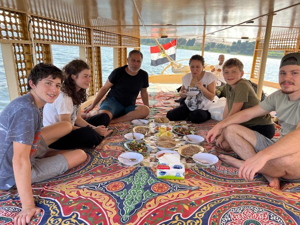 فندق Nile Felucca Adventure أسوان المظهر الخارجي الصورة